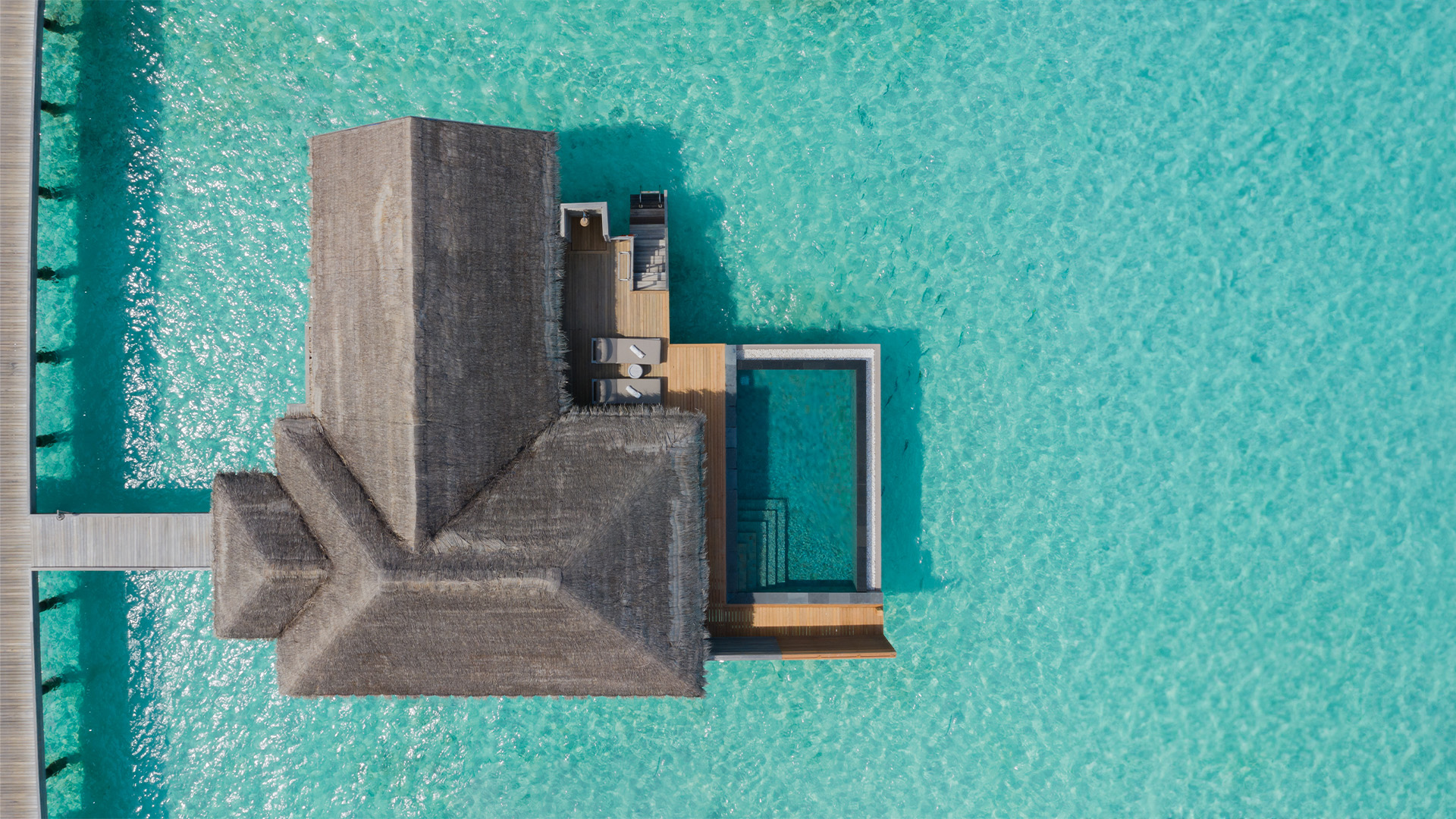 Vakkaru Maldives overwater family pool villa